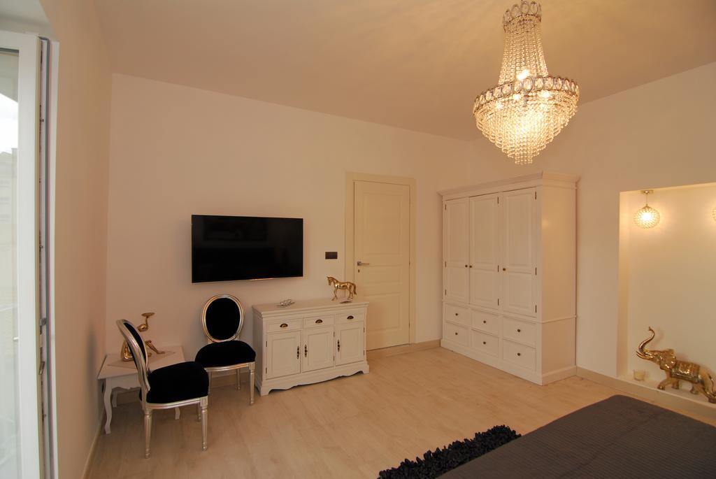 Imaginarium Syracuse Room photo